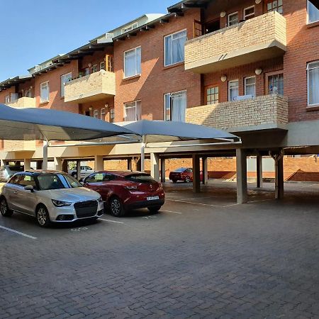Melville Mews-2- Auckland Park جوهانسبورغ المظهر الخارجي الصورة